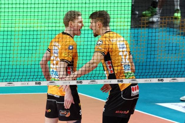 DEU, DVV, 1 VBL, BR Volleys vs ASV Dachau, 23 11 2025, Max Schmeling Halle, Berlin, DEU, DVV, 1 VBL, BR Volleys vs ASV Dachau, in the picture Fedor Ivanov BR Volleys 33 , Florian Krage Brewitz BR Volleys 12 nordphotoxGmbHx xEngler nph00076