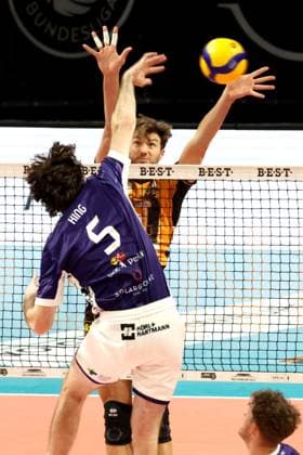DEU, DVV, 1 VBL, BR Volleys vs ASV Dachau, 23 11 2025, Max Schmeling Halle, Berlin, DEU, DVV, 1 VBL, BR Volleys vs ASV Dachau, in the picture Matthew Knigge BR Volleys 2 , Alexander King Dachau 5 nordphotoxGmbHx xEngler nph00076