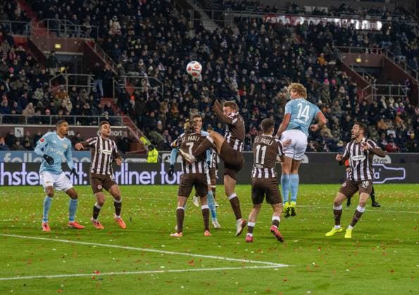 Soccer, Men, Season 2025 2026, 1 Bundesliga 11 Matchday , FC St Pauli 1 FC Union Berlin, v l Danilho Doekhi 1 FC Union Berlin , James Sands St Pauli , Jackson Irvine St Pauli , Andrej Ilic 1 FC Union Berlin , Hauke Wahl St Pauli , Arkadiusz Pyrka St Pauli , Leopold Querfeld 1 FC Union Berlin , Mathias Pereira Lage St Pauli , 23 11 2025, Copyright: xMatthiasxKochx
