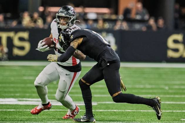 November 23, 2025, New Orleans, Louisiana, U.S: November 23, 2025, New Orleans, Louisiana, USA: (left to right) Atlanta Falcons running back Tyler Allgeier is tackled by New Orleans Saints cornerback Alontae Taylor during an NFL, American Football Herren, USA regular season game. The Falcons beat the Saints 10-24. New Orleans U.S - ZUMAa14_ 20251123_zaf_a14_009 Copyright: xDanxAndersonx