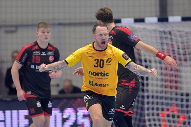 Emil Hansson HF Karlskrona 30 , Reynir Thor Stefansson MT Melsungen 19 , Bruno Eickhoff MT Melsungen 53 R , GER, MT Melsungen HF Karlskrona SWE l, Handball, EHF European League Maenner, Group Matches, Saison 2025 2026, 25 11 2025, GER, MT Melsungen HF Karlskrona, Handball, EHF Maenner, Group Matches, Saison 2025 2026, 25 11 2025 Kassel Copyright: xEibner-Pressefotox xRolandxSippelx EP_RSL