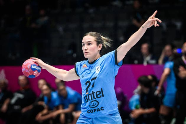 Paula Eastman Rueger Uruguay, 27 GER, Serbia Uruguay, Handball World Championship, Preliminary Round, Group C, 26 11 2025 GER, Serbia Uruguay, Handball World Championship, Preliminary Round, Group C, 26 11 2025 Stuttgart Copyright: xSandyxDinkelackerx EP_SDR