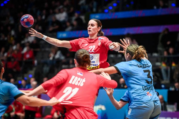 Jovana Jovovic Serbia, 22 GER, Serbia Uruguay, Handball World Championship, Preliminary Round, Group C, 26 11 2025 GER, Serbia Uruguay, Handball World Championship, Preliminary Round, Group C, 26 11 2025 Stuttgart Copyright: xSandyxDinkelackerx EP_SDR