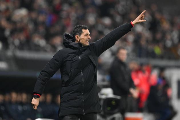 Dino Toppmöller Eintracht Frankfurt, Coach gesticulates, GER, Eintracht Frankfurt vs Atalanta Bergamo, Football, UEFA Champions League, League phase, Matchday 5, Matchday 2025 2026, 26 11 2025 GER, Eintracht Frankfurt vs Atalanta Bergamo, Football, UEFA Champions League, League phase, Matchday 5, Matchday 2025 2026, 26 11 2025 Frankfurt am Main Copyright: xEibner-Pressefoto FlorianxWiegandx EP_FWD