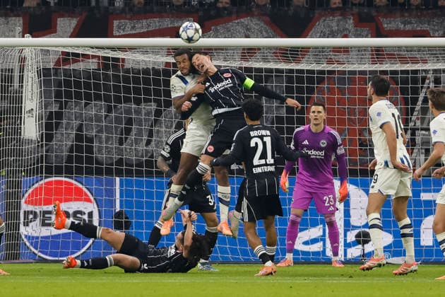 In the penalty area of Eintracht Frankfurt , Germany, Football, UEFA Champions League, Matchday 5, 2025 2026, Eintracht Frankfurt vs Atalanta Bergamo, 26 11 2025, Deutsche Bank Park, Frankfurt am Main, Germany Frankfurt am Main Deutsche Bank Park Hessen Germany Copyright: xGrantxHubbsx
