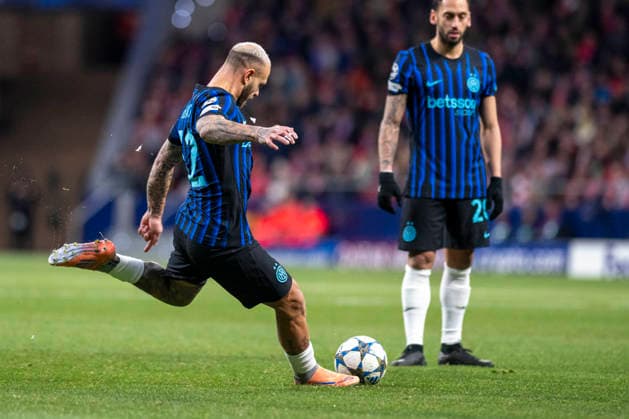 November 26, 2025, Madrid, Madrid, Spain: FEDERICO DIMARCO of FC Internazionale Milano shoots for goal during the Champions League match, league match 5 between ATLETICO DE MADRID and INTER DE MILAN, held on November 26, 2025, at the Riad Air Metropolitano, Madrid, Spain. Madrid Spain - ZUMAc312 20251126_zsp_c312_032 Copyright: xOscarxManuelxSanchezx