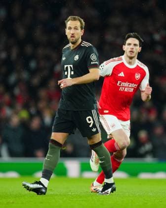 Harry Kane of Bayern Munich and Declan Rice of Arsenal Arsenal v Bayern Munich, UEFA Champions League, Group Stage, Football, Emirates Stadium, London, UK- 26 Nov 2025London Emirates Stadium United Kingdom EDITORIAL USE ONLY No use with unauthorised audio, video, data, fixture lists, club league logos or live services. Online in-match use limited to 120 images, no video emulation. No use in betting, games or single club league player publications. Copyright: xJavierxGarcia Shutterstockx 15927947ea