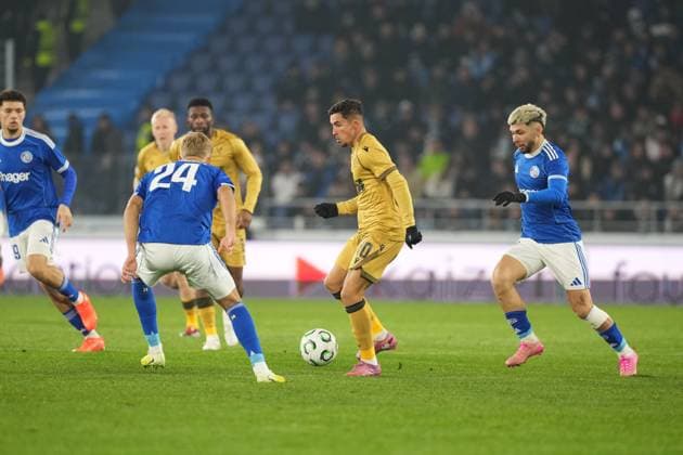 Yeremy Pino of Crystal Palace Strasbourg v Crystal Palace, UEFA Conference League, Group Stage, Football, Stade de la Meinau Strasbourg, Strasbourg, France - 27 Nov 2025Strasbourg Stade de la Meinau Strasbourg France EDITORIAL USE ONLY No use with unauthorised audio, video, data, fixture lists, club league logos or live services. Online in-match use limited to 120 images, no video emulation. No use in betting, games or single club league player publications. Copyright: xDavexWinter Shutterstockx 15928086ak
