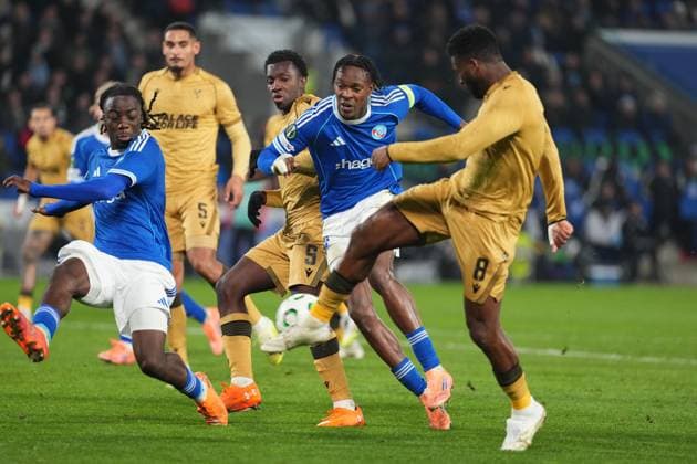 Ismael Doukoure of Strasbourg blocks a shot by Eddie Nketiah of Crystal Palace Strasbourg v Crystal Palace, UEFA Conference League, Group Stage, Football, Stade de la Meinau Strasbourg, Strasbourg, France - 27 Nov 2025Strasbourg Stade de la Meinau Strasbourg France EDITORIAL USE ONLY No use with unauthorised audio, video, data, fixture lists, club league logos or live services. Online in-match use limited to 120 images, no video emulation. No use in betting, games or single club league player publications. Copyright: xDavexWinter Shutterstockx 15928086ck