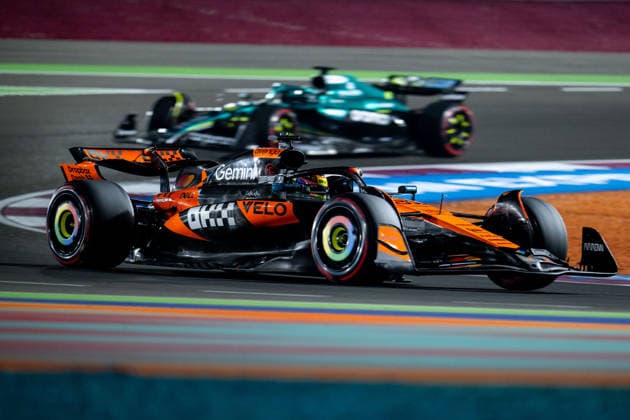 Oscar Piastri McLaren Formula 1 Team, Australia, 81 in MCL39, behind him Lance Stroll Aston Martin Aramco F1 Team, Canada, 18 , QTR, Formula 1 World Championship, Qatar Grand Prix, Lusail International Circuit, Free Practice, 28 11 2025 QTR, Formula 1 World Championship, Qatar Grand Prix, Lusail International Circuit, 28 11 2025 Lusail Copyright: xEibner-Pressefoto Memmlerx EP_MMR