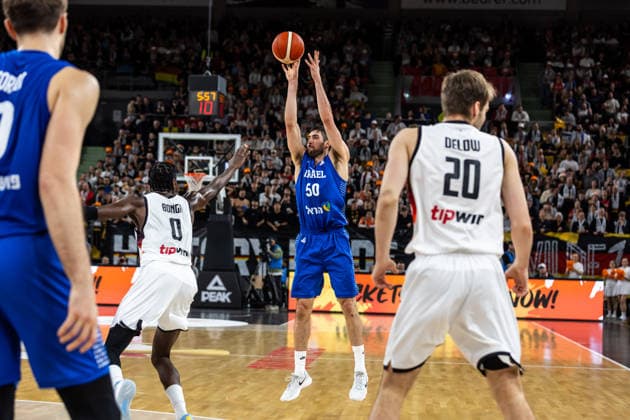 GER, FIBA Basketball World Cup 2027, European Qualifiers, Germany Israel 28 11 2025, Ratiopharm Arena, Neu Ulm, GER, FIBA Basketball World Cup 2027, European Qualifiers, Germany Israel Yovel Zoosman Israel, No50 Â Photo Alexander Trienitz Neu Ulm Ratiopharm Arena Bayern Germany