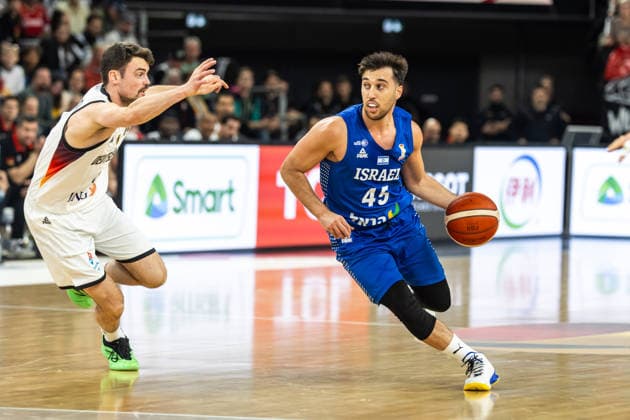 GER, FIBA Basketball World Cup 2027, European Qualifiers, Germany Israel 28 11 2025, Ratiopharm Arena, Neu Ulm, GER, FIBA Basketball World Cup 2027, European Qualifiers, Germany Israel Tamir Blatt Israel, No45 Â Photo Alexander Trienitz Neu Ulm Ratiopharm Arena Bayern Germany