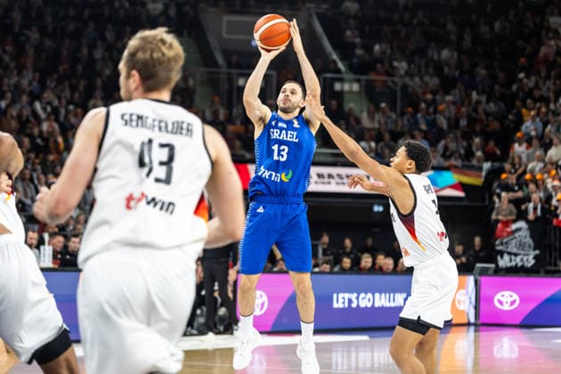 GER, FIBA Basketball World Cup 2027, European Qualifiers, Germany Israel 28 11 2025, Ratiopharm Arena, Neu Ulm, GER, FIBA Basketball World Cup 2027, European Qualifiers, Germany Israel Roi Huber Israel, No13 Â Photo Alexander Trienitz Neu Ulm Ratiopharm Arena Bayern Germany