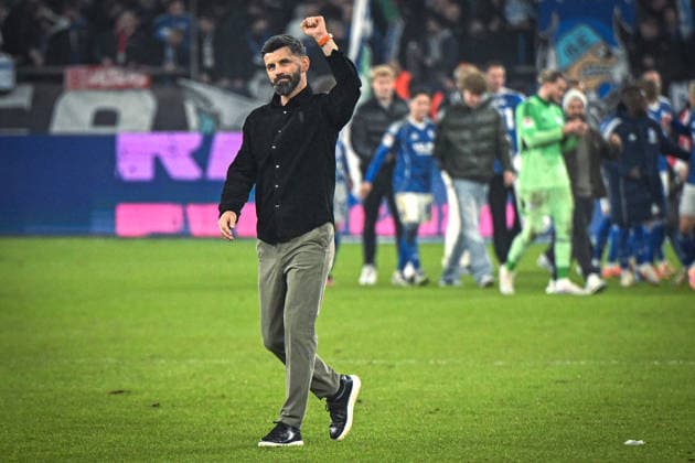 Germany, Football, 2 Bundesliga, Matchday 14, 2025 2026, FC Schalke 04 vs SC Paderborn 07, 28 11 2025, Veltins Arena, Gelsenkirchen, Germany, Miron Muslic FC Schalke 04, Head coach celebrates the victory Copyright: xMarkusxVerwimpx
