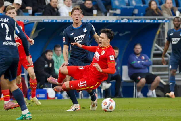 Wouter Burger TSG Hoffenheim, 18 and Fabian Rieder FC Augsburg, 32 in duel , Germany, Soccer, 1 Bundesliga, Matchday 12, 2025 2026, TSG Hoffenheim vs FC Augsburg, 29 11 2025, PreZero Arena, Sinsheim, Germany Sinsheim PreZero Arena Baden Württemberg Germany Copyright: xGrantxHubbsx