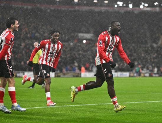 Brian Brobbey of Sunderland celebrates scoring their third goal Sunderland v AFC Bournemouth, Premier League, Football, Stadium of Light, Sunderland, UK - 29 Nov 2025Sunderland Stadium of Light United Kingdom EDITORIAL USE ONLY No use with unauthorised audio, video, data, fixture lists, club league logos or live services. Online in-match use limited to 120 images, no video emulation. No use in betting, games or single club league player publications. Copyright: xRichardxLee Shutterstockx 15941576ad