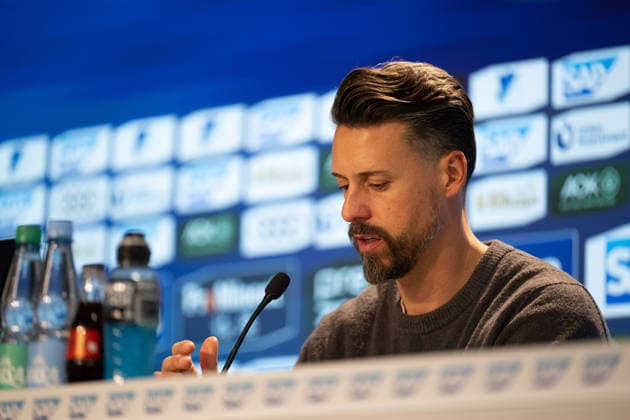 Press conference after the match, Sandro Wagner FC Augsburg, Head coach, Coach GER, TSG 1899 Hoffenheim vs FC Augsburg, Football, Men, 1 Bundesliga, Matchday 12, Season 2025 2026, 29 11 2025, DFL DFB REGULATES PROHIBIT ANY USE OF PHOTOGRAPHS AS IMAGE SEQUENCES AND OR QUASI VIDEO, GER, TSG 1899 Hoffenheim vs FC Augsburg, Football, Men, 1 Bundesliga, Matchday 12, Season 2025 2026, 29 11 2025 Sinsheim Copyright: xEibner-Pressefoto WolfgangxFrankx EP_WFK