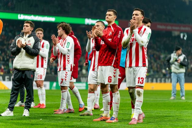 Cologne team in front of the fans after the end of the match, Sebastian Sebulonsen 1 FC Koeln, 28 , Luca Waldschmidt 1 FC Koeln, 07 , Eric Martel 1 FC Koeln, 06 , Said El Mala 1 FC Koeln, 13 , GER, SV Werder Bremen vs 1 FC Koeln, Soccer, Bundesliga, Matchday 12, Season 2025 2026, 29 11 2025 DFL REGULATES PROHIBIT ANY USE OF PHOTOGRAPHS AS IMAGE SEQUENCES AND OR QUASI VIDEO GER, SV Werder Bremen vs 1 FC Koeln, Football, Bundesliga, Matchday 12, Season 2025 2026, 29 11 2025 Bremen Copyright: xEibner-Pressefoto MaxxVincenx EP_MVN