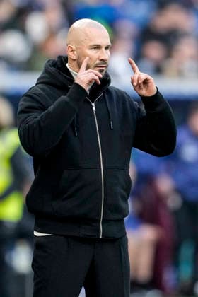 Christian Ilzer Coach, Head Coach, Hoffenheim , gives instructions, gestures, gesticulates with arms, single image, single photo, action, action, 29 11 2025, Sinsheim Germany , Football, Bundesliga, TSG 1899 Hoffenheim FC Augsburg, DFB DFL REGULATIONS PROHIBIT ANY USE OF PHOTOGRAPHS AS IMAGE SEQUENCES AND OR QUASI VIDEO xozx