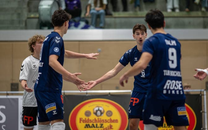 Volleyball, Season 2025 2026, 2 Bundesliga Nord, 29 11 2025, 09 Matchday, Men, TuV Bocholt blue vs TuS Mondorf white v l Tom Luca Schluse Libero TuB Bocholt , Joke Johannig TuB Bocholt , Ben Stoverink TuB Bocholt , Lukas Salimi TuB Bocholt , Bocholt Sporthalle West Nordrhein Westfalen Germany 251129_vb_tub-bocholt_tus-mondorf_46506