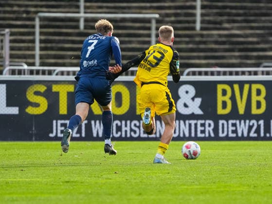 Danylo Krevsun Borussia Dortmund U23, 43 vs Marlon Lakaemper SC Wiedenbrueck, 07 BVB Borussia Dortmund U23 vs SC Wiedenbrueck, Football, Regionalliga West, Matchday 17, Season 2025 2026, 30 11 2025 BVB Borussia Dortmund U23 vs SC Wiedenbrueck, Football, Regionalliga West, Matchday 17, Season 2025 2026, 30 11 2025 Dortmund Copyright: xEibner-Pressefoto DamianxKruczynx EP_DKI