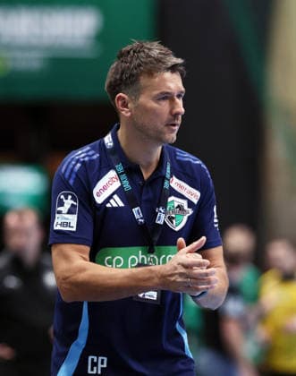 Leipzig, 30 11 2025, Arena Leipzig, Handball, Bundesliga, 14 Spieltag , SC DHfK Leipzig vs TSV Hannover Burgdorf, Im Bild Christian Prokop, TSV Hannover Burgdorf , Nur zur redaktionellen Nutzung Only editorial use , DHB HBL regulations prohibit any use of photographs as image sequences and or quasi video ,