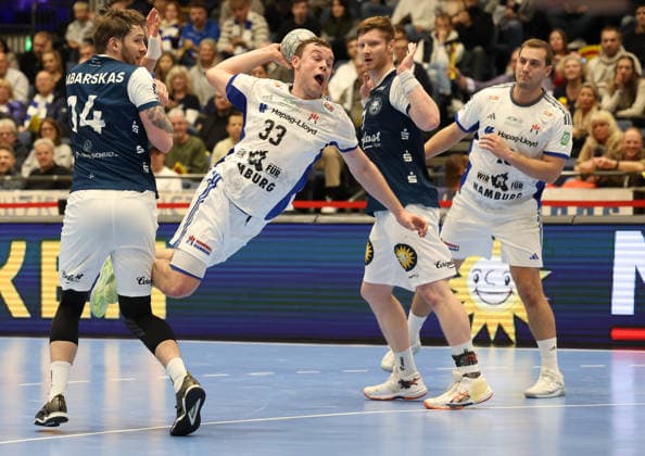 f l Gerdas Barbarskas Bergischer HC 14 , Moritz Sauter Handball Sportverein Hamburg 33 , Johannes Wasielewski Bergischer HC 77 , Niklas Weller Handball Sportverein Hamburg 13 Bergischer HC 06 vs Handball Sportverein Hamburg, 14 Matchday, Handball, DAIKIN HBL, Season 2025 2026, 30 11 2025 Bergischer HC 06 vs Handball Sportverein Hamburg, 14 Matchday, Handball, DAIKIN HBL, Season 2025 2026, 30 11 2025 Duesseldorf Copyright: xEibner-Pressefoto ThomasxStoeckerx EP_TSR