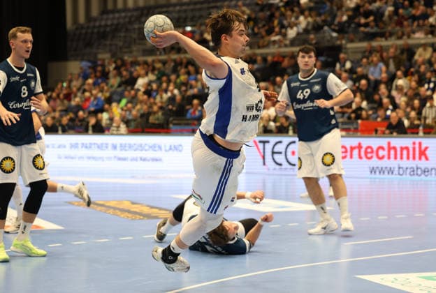 f l Nico Schoettle Bergischer HC 08 , Andreas Magaard Handball Sportverein Hamburg 04 ,Gerdas Barbarskas Bergischer HC 14 , Aron Seesing Bergischer HC 49 Bergischer HC 06 vs Handball Sportverein Hamburg, Matchday 14, Handball, DAIKIN HBL, Season 2025 2026, 30 11 2025 Bergischer HC 06 vs Handball Sportverein Hamburg, Matchday 14, Handball, DAIKIN HBL, Season 2025 2026, 30 11 2025 Duesseldorf Copyright: xEibner-Pressefoto ThomasxStoeckerx EP_TSR