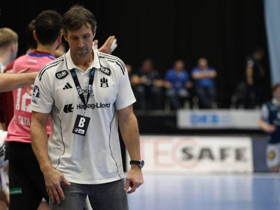 Torsten Jansen Handball Sportverein Hamburg Coach Bergischer HC 06 vs Handball Sportverein Hamburg, Matchday 14, Handball, DAIKIN HBL, Season 2025 2026, 30 11 2025 Bergischer HC 06 vs Handball Sportverein Hamburg, Matchday 14, Handball, DAIKIN HBL, Season 2025 2026, 30 11 2025 Duesseldorf Copyright: xEibner-Pressefoto ThomasxStoeckerx EP_TSR