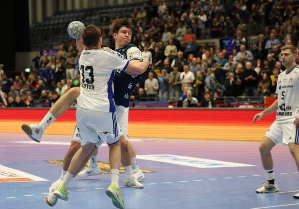 f l Gerdas Barbarskas Bergischer HC 14 , Moritz Sauter Handball Sportverein Hamburg 33 , Johannes Wasielewski Bergischer HC 77 , Niklas Weller Handball Sportverein Hamburg 13 Bergischer HC 06 vs Handball Sportverein Hamburg, 14 Matchday, Handball, DAIKIN HBL, Season 2025 2026, 30 11 2025 Bergischer HC 06 vs Handball Sportverein Hamburg, 14 Matchday, Handball, DAIKIN HBL, Season 2025 2026, 30 11 2025 Duesseldorf Copyright: xEibner-Pressefoto ThomasxStoeckerx EP_TSR