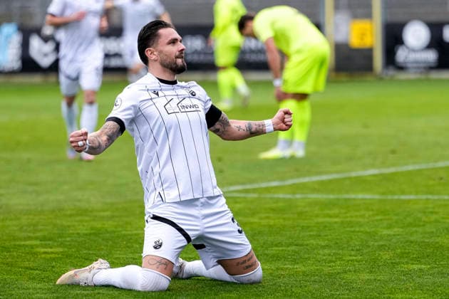 Goalscorer Pascal Testroet SVS, 37 , cheers about the goal to 1 0, jubilation, jubilate, goal celebration, celebrate the goal, goal, celebration, cheers about the goal, rejoicing, joy, rejoices, optimistic, positive, game scene, highlight, cropped, full body, single picture, single photo, action, action, 30 11 2025, Sandhausen Germany , Football, Regionalliga Südwest, SV Sandhausen SV Stuttgarter Kickers xozx