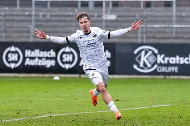 Goalscorer Louis Kolbe SVS, 3 , player of SV Sandhausen SVS , cheers about the goal to 2 1, cheer, cheer, goal celebration, celebrate the goal, goal, celebration, cheers about the goal, joy, joy, rejoices, optimistic, positive, game scene, highlight, cropped, full body, single picture, single photo, action, action, 30 11 2025, Sandhausen Germany , Football, Regionalliga Südwest, SV Sandhausen SV Stuttgarter Kickers xozx
