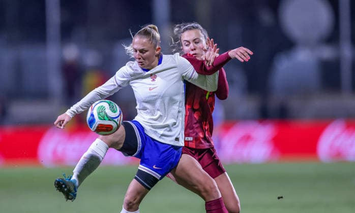 GER, Frankfurt, Germany vs France, International Match Round, Football, FIFA, Season 2025 2026, U23, Stadion am Brentanobad, Group A pictured from l Fany Proniez France U23 , Mara Alber Germany U23 DFB DFL REGULATIONS PROHIBIT ANY USE OF PHOTOGRAPHS AS IMAGE SEQUENCES AND OR QUASI VIDEO, 01 12 2025 Copyright: HMBxMedia HendrikxHamelau