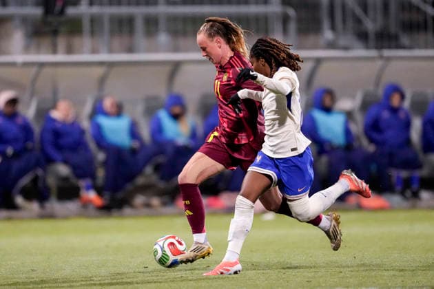 v li Luca Birkholz Germany, 11 , Tara Elimbi Gilbert France, 14 , duel, duel, tackle, tackling, dynamics, action, action, 01 12 2025, Frankfurt am Main Germany , football, international match, U23 women, Germany France, DFB DFL REGULATIONS PROHIBIT ANY USE OF PHOTOGRAPHS AS IMAGE SEQUENCES AND OR QUASI VIDEO xozx