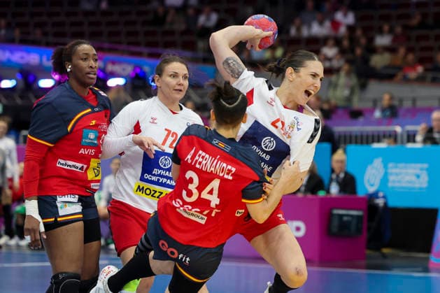 GER, Dortmund, 27th Wommens World Championship 2025, Main Round, Group II 1 Round Spain ESP vs Serbia SRB 02 12 2025, Westfalenhalle, Dortmund, GER, Dortmund, 27th Wommens World Championship 2025, Main Round, Group II 1 Round Spain ESP vs Serbia SRB , pictured nordphotoxGmbHx xMeuter nph00351