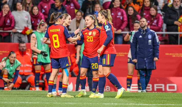ESP, Madrid, Spain vs Germany, international match, football, UEFA, 2025 2026 season, Womens Nations League, Riyadh Air Metropolitano, final in picture v l Clà udia Pina Spain 20 scores the goal for 1 0, cheering with Ona Batlle Spain 2 DFB DFL REGULATIONS PROHIBIT ANY USE OF PHOTOGRAPHS AS IMAGE SEQUENCES AND OR QUASI VIDEO, 02 12 2025 Copyright: HMBxMedia HendrikxHamelau