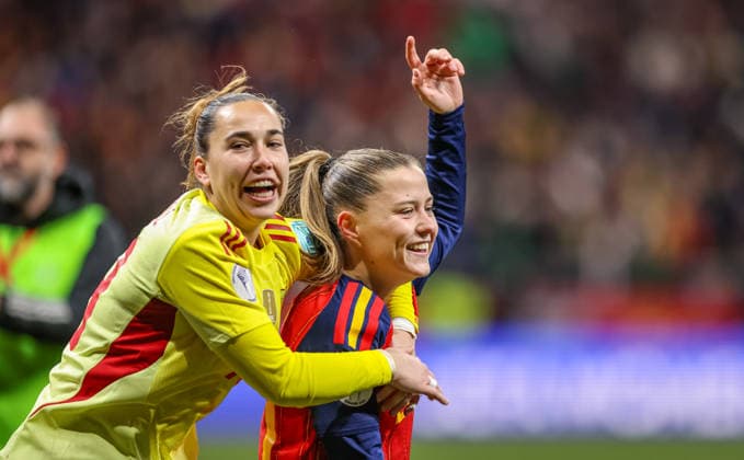 ESP, Madrid, Spain vs Germany, international match, football, UEFA, 2025 2026 season, Womens Nations League, Riyadh Air Metropolitano, final in picture v l Cata Coll Spain 13 , Clà udia Pina Spain 20 celebrate the Nations League victory against Germany DFB DFL REGULATIONS PROHIBIT ANY USE OF PHOTOGRAPHS AS IMAGE SEQUENCES AND OR QUASI VIDEO, 02 12 2025 Copyright: HMBxMedia HendrikxHamelau