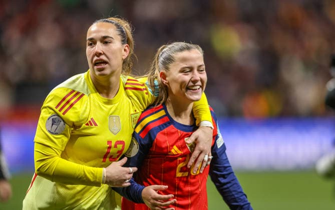 ESP, Madrid, Spain vs Germany, international match, football, UEFA, 2025 2026 season, Womens Nations League, Riyadh Air Metropolitano, final in picture v l Cata Coll Spain 13 , Clà udia Pina Spain 20 celebrate the Nations League victory against Germany DFB DFL REGULATIONS PROHIBIT ANY USE OF PHOTOGRAPHS AS IMAGE SEQUENCES AND OR QUASI VIDEO, 02 12 2025 Copyright: HMBxMedia HendrikxHamelau