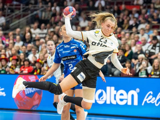 Annika Lott Germany, 23 comes free to throw, Germany vs Faroe Islands, Handball, World Championship, Women, Season 2025 2026, 02 12 2025, Germany vs Faroe Islands, Handball, World Championship, Women, Season 2025 2026, 02 12 2025 Dortmund Copyright: xEibner-Pressefoto MichaelxSchmidx EP_MST
