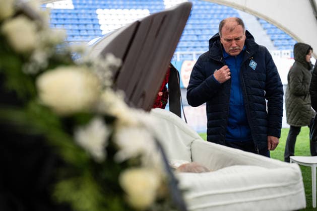 Kyiv bids farewell to a football player and coach Volodymyr Muntian KYIV, UKRAINE - DECEMBER 03: Kyiv residents attend a farewell ceremony for Ukrainian football player and a coach Volodymyr Muntian at a Valerii Lobanovskyi stadium in Kyiv, Ukraine on December 03, 2025. He became champion of the USSR seven times, which is a record in Soviet football (apart from him, Oleg Blokhin also won the USSR championship seven times). He won the USSR Cup twice, was the winner of the UEFA Cup Winners Cup and the UEFA Super Cup, and participated in the 1970 World Cup. After retiring as a player, he coached Ukrainian and foreign football clubs, and under his leadership, the Guinea national team, Nationalteam reached the final stage of the 1998 African Cup of Nations. Volodymyr Muntian passed away at the age of 79 on December 1. Danylo Antoniuk Anadolu Kyiv Ukraine. Editorial use only. Please get in touch for any other usage. Copyright: x2025xAnadoluxDanyloxAntoniukx