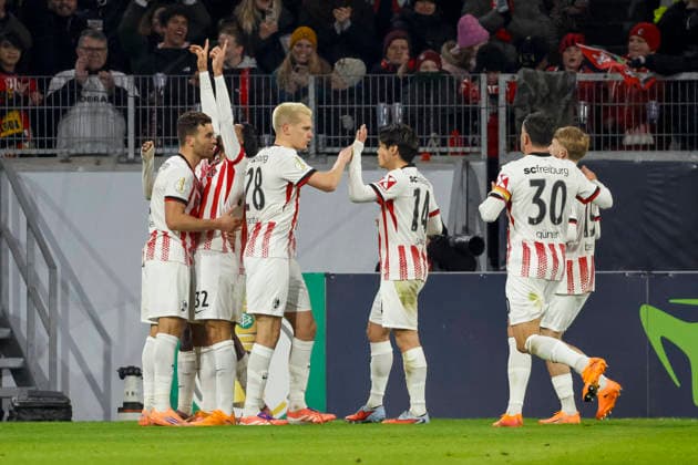 Goal celebration SC Freiburg at 1 0 by Vincenzo Grifo SC Freiburg, 32 , Germany, Soccer, DFB Cup, Round of 16, 2025 2026, SC Freiburg vs SV Darmstadt 98, 03 12 2025, Europa Park Stadion , Freiburg im Breisgau, Germany Freiburg im Breisgau Europa Park Stadion Baden Wuerttemberg Germany Copyright: xGrantxHubbsx