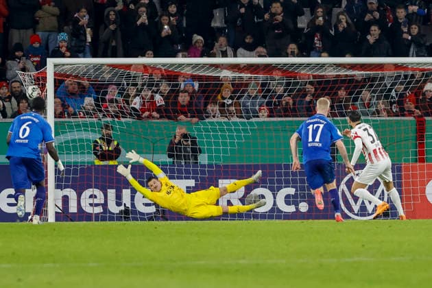 1 0 Penalty goal for SC Freiburg by Vincenzo Grifo SC Freiburg, 32 , Germany, Soccer, DFB Pokal, Round of 16, 2025 2026, SC Freiburg vs SV Darmstadt 98, 03 12 2025, Europa Park Stadion , Freiburg im Breisgau, Germany Freiburg im Breisgau Europa Park Stadion Baden Wuerttemberg Germany Copyright: xGrantxHubbsx