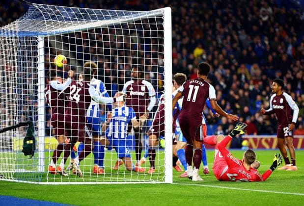 Jan Paul van Hecke of Brighton and Hove Albion scores a goal to make the score 1-0. Brighton and Hove Albion v Aston Villa, Premier League, Football, American Express Community Stadium, Brighton, UK - 03 Dec 2025Brighton American Express Community Stadi United Kingdom EDITORIAL USE ONLY No use with unauthorised audio, video, data, fixture lists, club league logos or live services. Online in-match use limited to 120 images, no video emulation. No use in betting, games or single club league player publications. Copyright: xJamesxMarsh Shutterstockx 16006088u