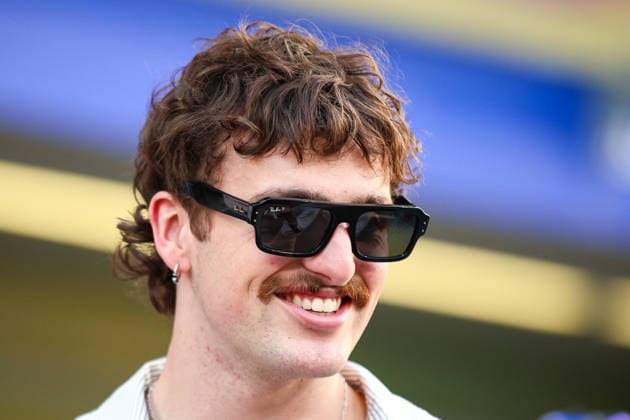 Benson Boone , Previews, F1 Grand Prix of Abu Dhabi, on December 04, 2025 in Abu Dhabi, United Arab Emirates Photo by Diogo Cardoso DeFodi Images Benson Boone , Previews, F1 Grand Prix of Abu Dhabi, Yas Marina Circuit on December 4, 2025 in Abu Dhabi, United Arab Emirates Photo by Diogo Cardoso DeFodi Images