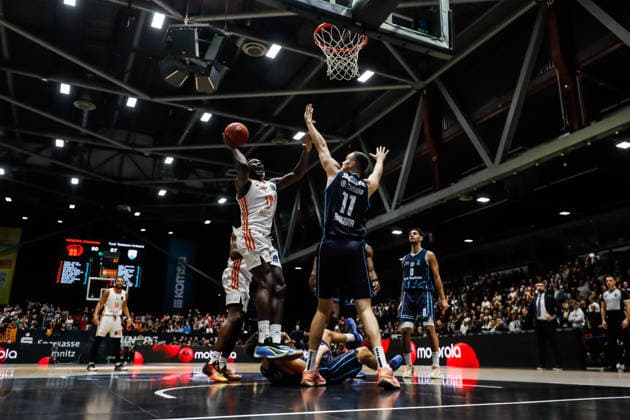 GER, BKT EuroCup, Season 2025 2026, Niners Chemnitz Turk Telekom Ankara 04 12 2025, Messe, Chemnitz, GER, BKT EuroCup, Season 2025 2026, Niners Chemnitz Turk Telekom Ankara Amadou Sow Niners Chemnitz, 12 , Marko Simonovic Turk Telekom Ankara 11 Photo Alexander Trienitz Chemnitz Messe Sachsen Germany