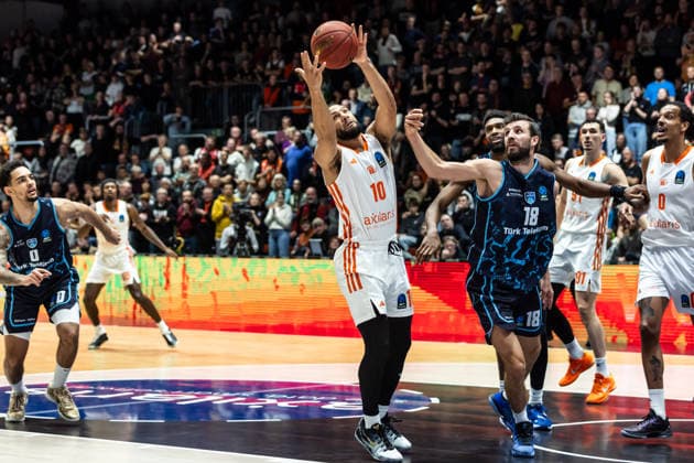 GER, BKT EuroCup, Season 2025 2026, Niners Chemnitz Turk Telekom Ankara 04 12 2025, Messe, Chemnitz, GER, BKT EuroCup, Season 2025 2026, Niners Chemnitz Turk Telekom Ankara Kaza Kajami Keane Niners Chemnitz, 10 Photo Alexander Trienitz Chemnitz Messe Sachsen Germany