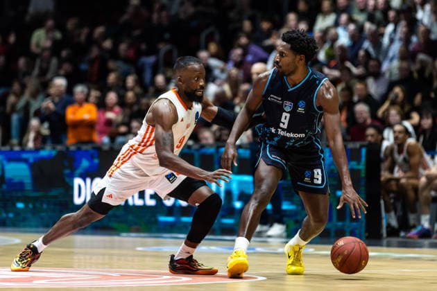GER, BKT EuroCup, Season 2025 2026, Niners Chemnitz Turk Telekom Ankara 04 12 2025, Messe, Chemnitz, GER, BKT EuroCup, Season 2025 2026, Niners Chemnitz Turk Telekom Ankara Jaleen Smith Turk Telekom Ankara 9 , John Edward Newman III Niners Chemnitz, 9 Photo Alexander Trienitz Chemnitz Messe Sachsen Germany