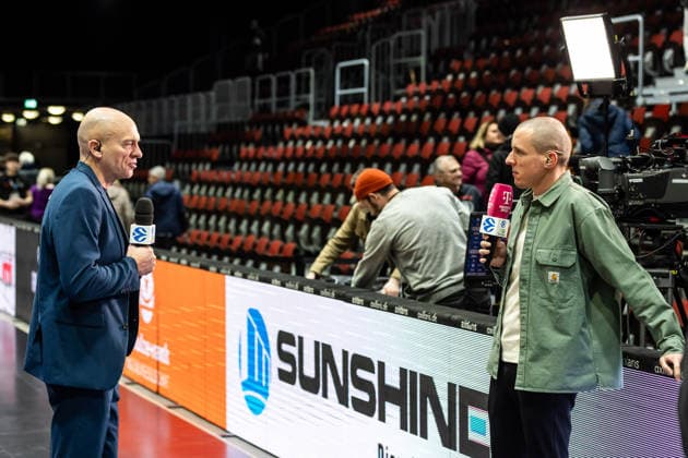 GER, BKT EuroCup, Season 2025 2026, Niners Chemnitz Turk Telekom Ankara 04 12 2025, Messe, Chemnitz, GER, BKT EuroCup, Season 2025 2026, Niners Chemnitz Turk Telekom Ankara Rodrigo Pastore Head Coach , Niners Chemnitz in an interview with Benni Zander Magenta Sport Foto Alexander Trienitz Chemnitz Messe Sachsen Germany
