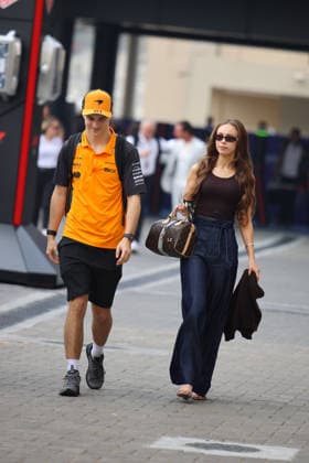 Oscar Piastri McLaren Formula 1 Team, 81 with partner Lily Zneimer, ARE, Formula 1 World Championship, Abu Dhabi Grand Prix, Yas Marina Circuit, Friday, 05 12 2025 ARE, Formula 1 World Championship, Abu Dhabi Grand Prix, United Arab Emirates, Yas Marina Circuit, 05 12 2025 Abu Dhabi Copyright: xEibner-Pressefoto AnnikaxGrafx EP_AGF