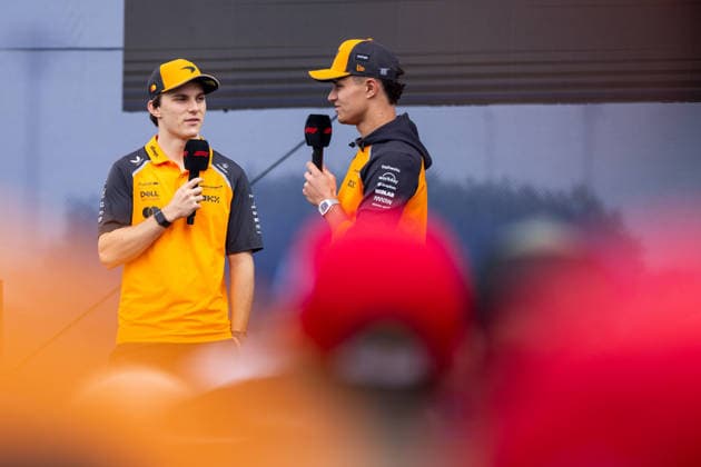 Oscar Piastri McLaren Formula 1 Team, Australia, 81 , Lando Norris McLaren Formula 1 Team, Great Britain, 04 on stage at the Fan Forum in the Fan Zone, UAE, Formula 1 World Championship, Abu Dhabi Grand Prix, Yas Marina Circuit, Free Practice, 05 12 2025 UAE, Formula 1 World Championship, Abu Dhabi Grand Prix, Yas Marina Circuit, Free Practice, 05 12 2025 Yas Marina Island Copyright: xEibner-Pressefoto Memmlerx EP_MMR